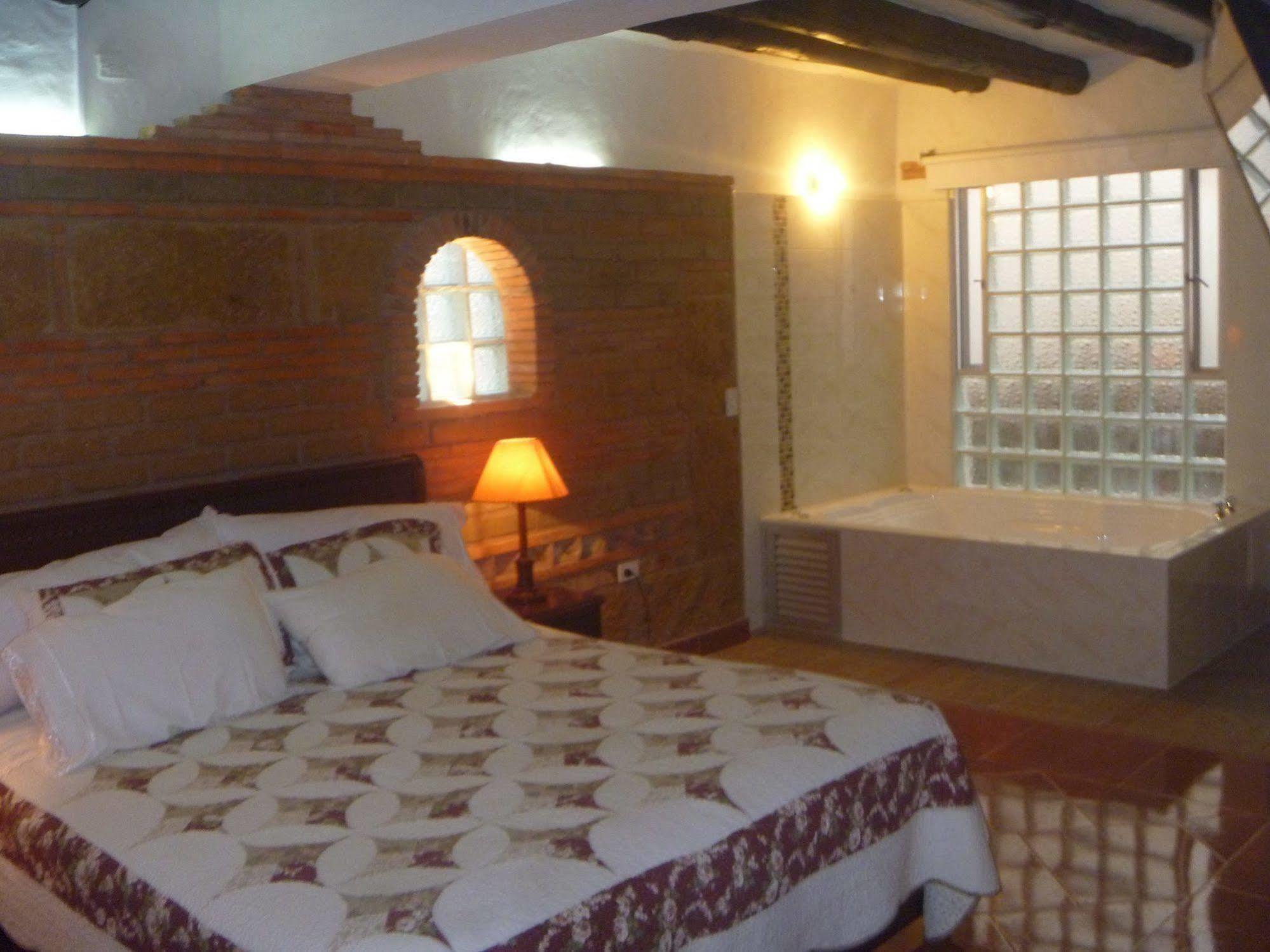 Hotel Los Frayles Вилья-де-Лейва Экстерьер фото
