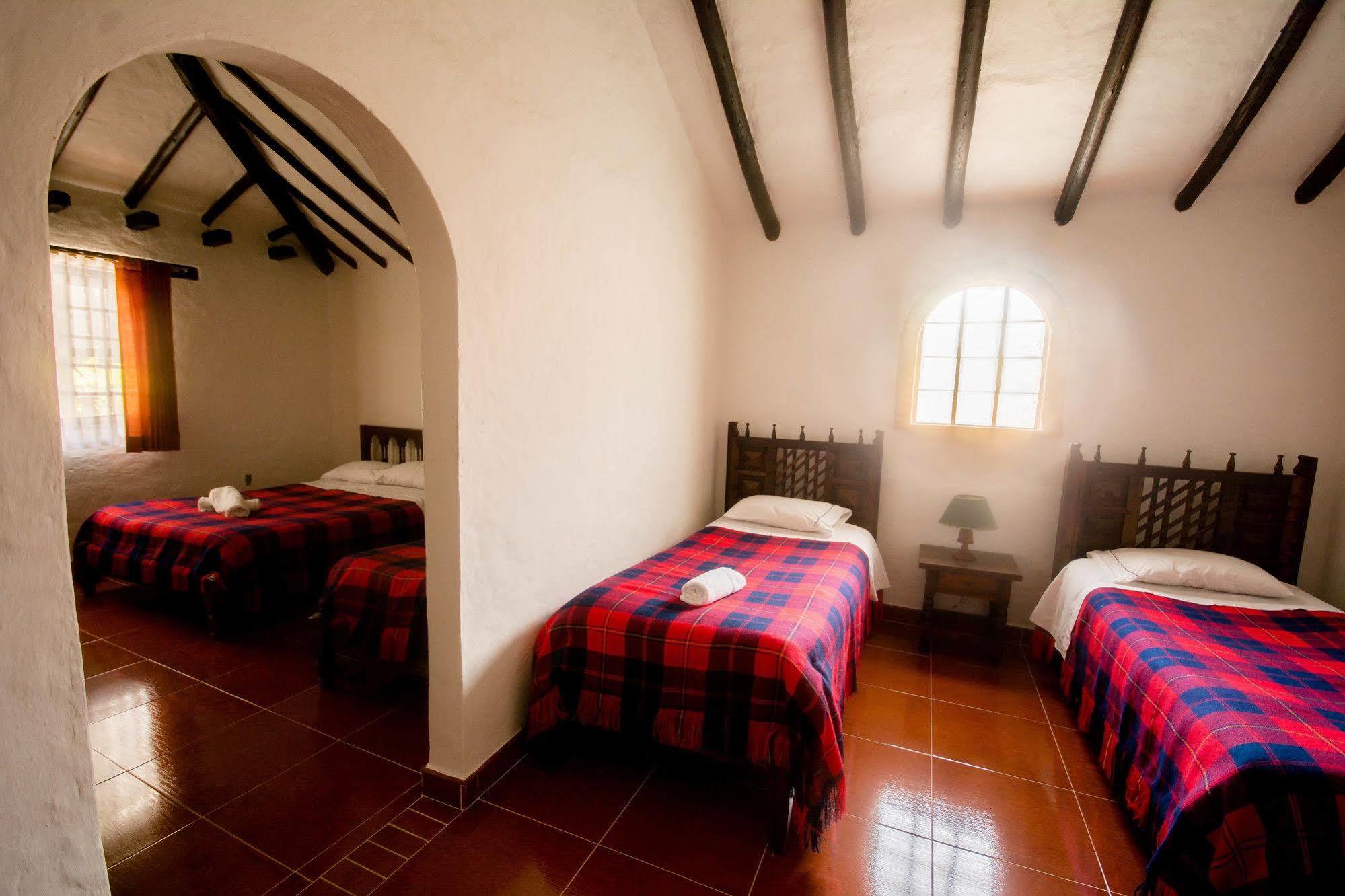 Hotel Los Frayles Вилья-де-Лейва Экстерьер фото