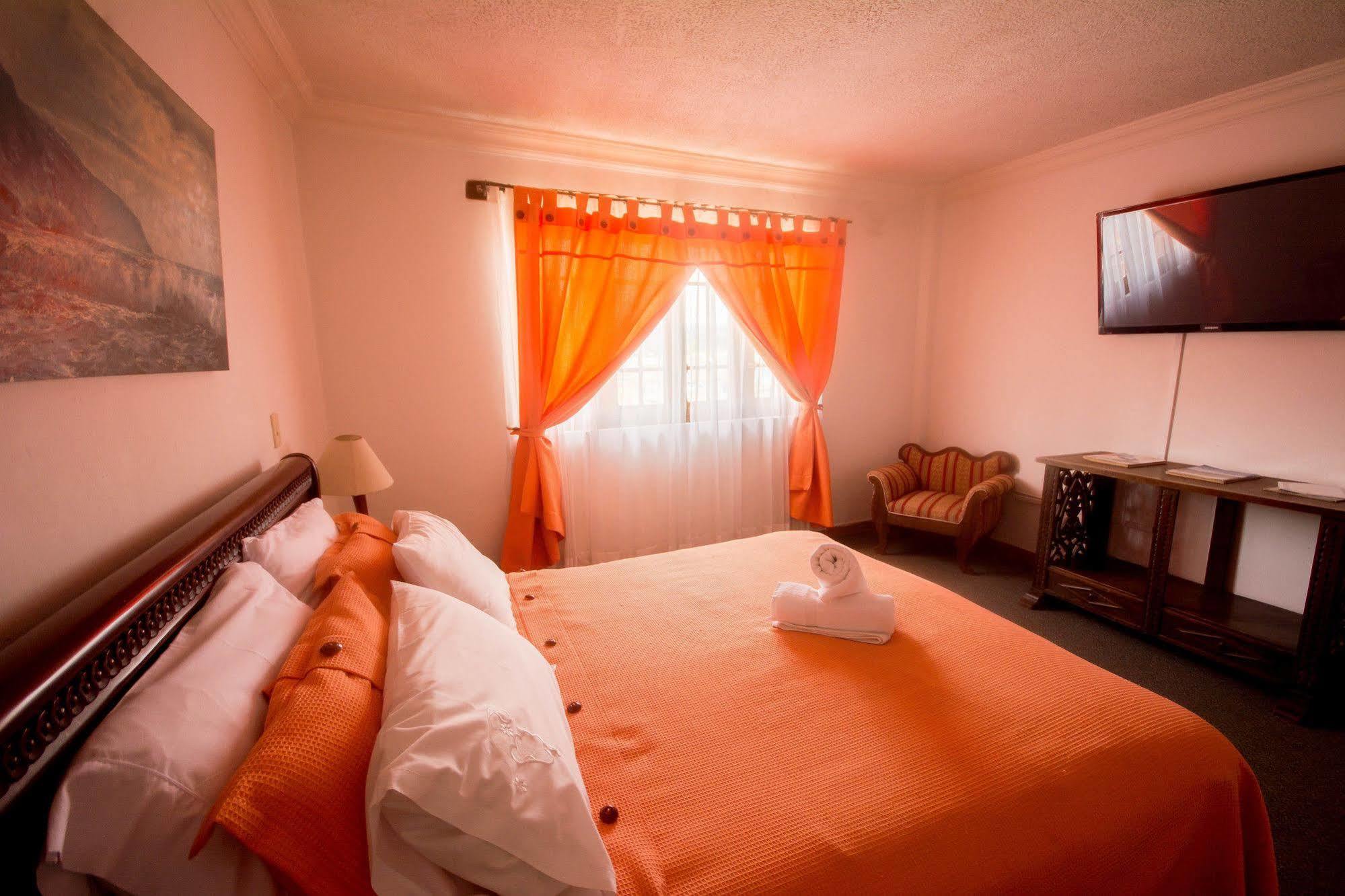 Hotel Los Frayles Вилья-де-Лейва Экстерьер фото